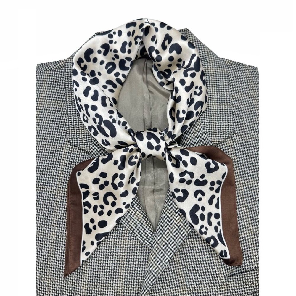 ✨Elegant Bandana Square Scarf Silky Satin Cheetah Print Leopard Head Neck Brown